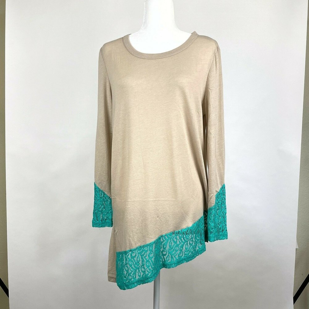 Grace & Emma Women's Sz M Beige Long Sleeve Asymmetrical Shirt w/ Turquoise Lace - Picture 3 of 10